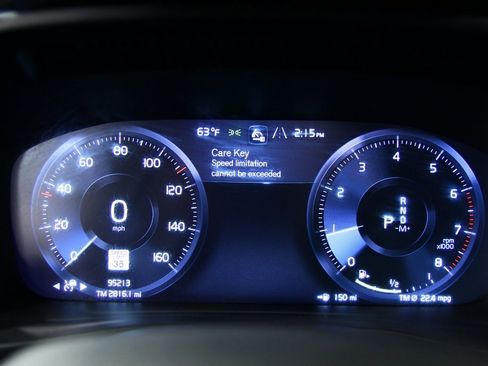 Used 2021 Volvo XC40 T5 R-Design w/ Advanced Package image 20