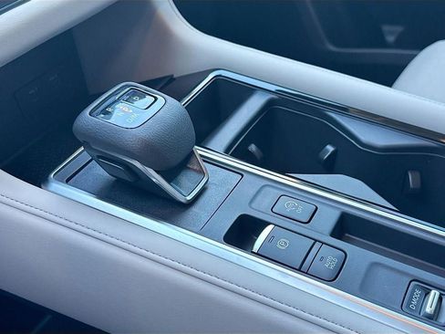 New 2025 Nissan Pathfinder SV w/ Black Appearance Package image 17