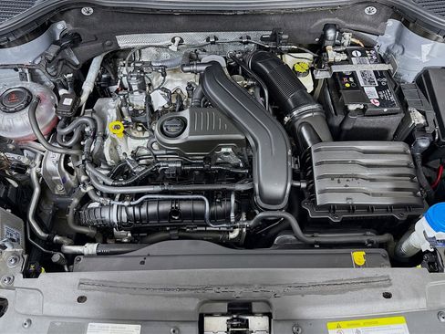 Used 2023 Volkswagen Taos SEL image 30