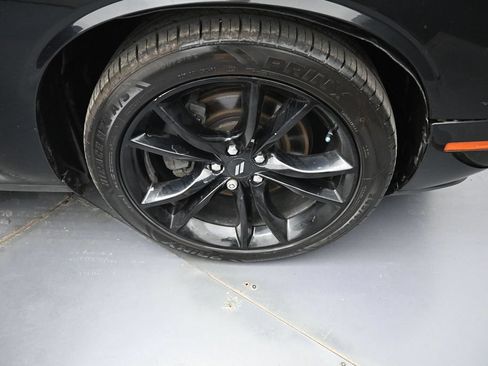 Used 2017 Dodge Challenger SXT Plus RWD image 27