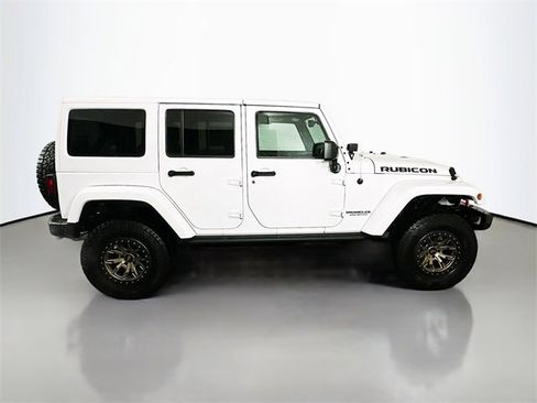 Used 2017 Jeep Wrangler Unlimited Rubicon image 8