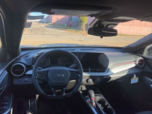 Used 2026 Chevrolet Trax RS w/ Driver Confidence Package image 9