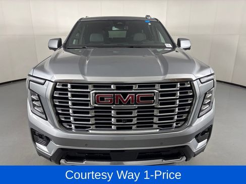 Used 2025 GMC Yukon XL Denali AWD/4WD image 4