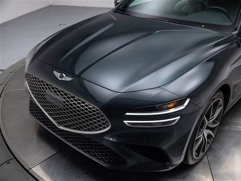 Used 2023 Genesis G70 2.0T RWD image 9