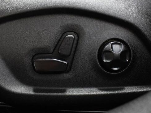 Used 2018 Jeep Renegade Limited w/ UConnect 8.4 Nav Group image 16