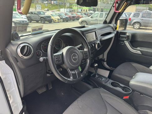 Used 2014 Jeep Wrangler Sahara w/ Connectivity Group image 10