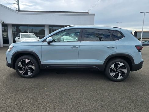 New 2025 Volkswagen Taos SE image 7