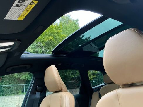 Used 2022 Volvo XC60 B5 Inscription w/ Advanced Package image 10