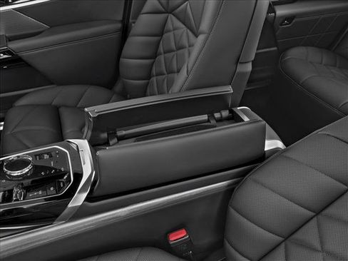 Used 2026 BMW 740i RWD image 10