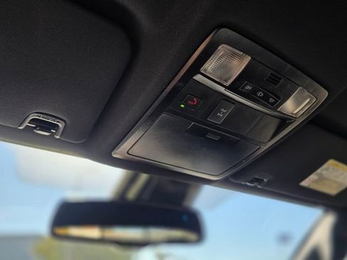 Used 2022 Toyota Tacoma TRD Off-Road image 36