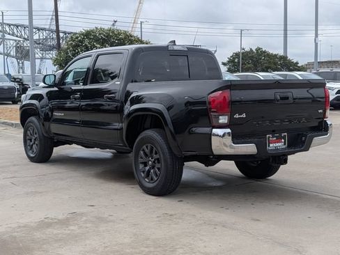 Used 2023 Toyota Tacoma SR5 AWD/4WD image 8
