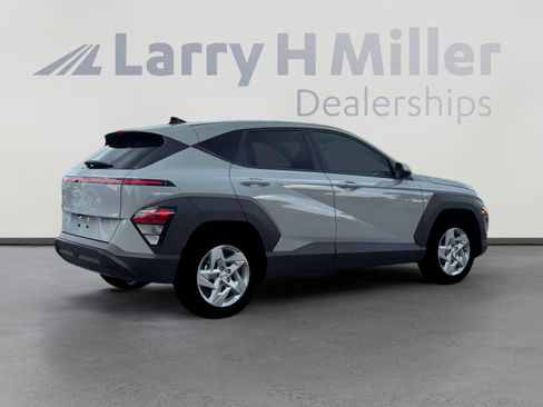 New 2026 Hyundai Kona SE image 8