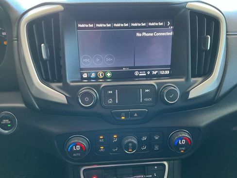 Used 2022 GMC Terrain SLT image 17