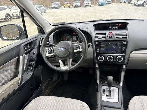 Used 2017 Subaru Forester 2.5i Premium w/ All-Weather Package AWD/4WD image 5
