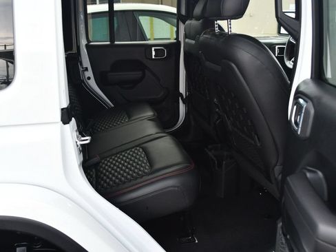 Used 2021 Jeep Wrangler Unlimited Rubicon w/ Steel Bumper Group AWD/4WD image 24