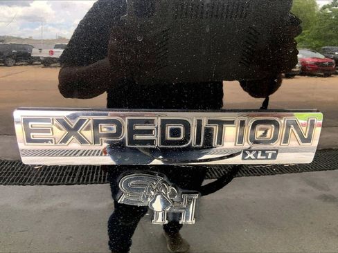 Used 2013 Ford Expedition XLT RWD image 9
