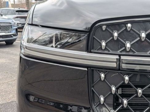 New 2026 Lincoln Navigator L Black Label AWD/4WD image 10