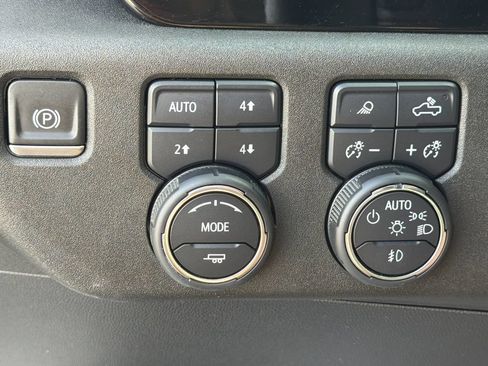 Used 2024 Chevrolet Silverado 1500 High Country w/ High Country Premium Package AWD/4WD image 25