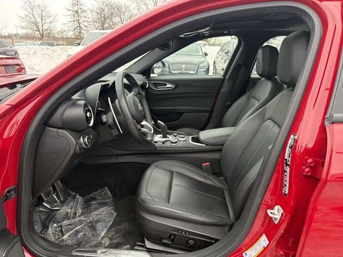 Used 2023 Alfa Romeo Giulia Sprint image 11