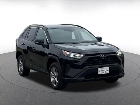 Used 2025 Toyota RAV4 XLE image 3