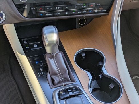 Used 2019 Lexus RX 450h AWD image 26