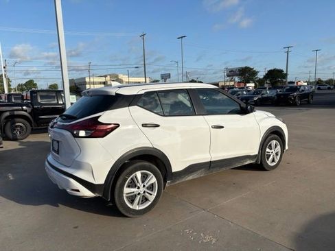 Used 2024 Nissan Kicks S FWD image 3