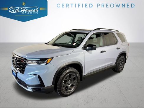 Certified 2025 Honda Pilot TrailSport image 1