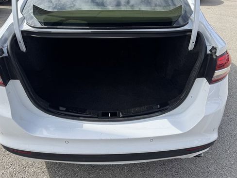 Used 2018 Ford Fusion SE FWD image 11