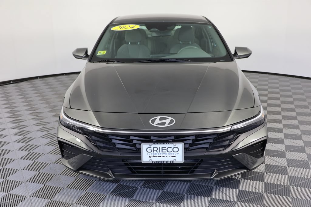 Used 2024 Hyundai Elantra SEL FWD image 3