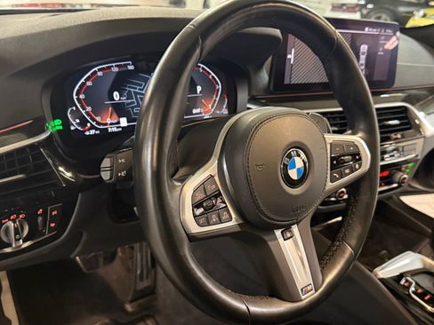 Used 2022 BMW 530i xDrive w/ M Sport Package image 29