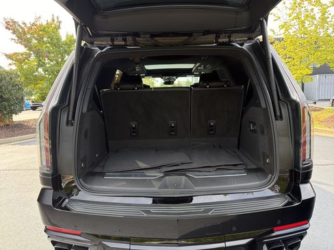 Used 2025 Cadillac Escalade V AWD/4WD image 53