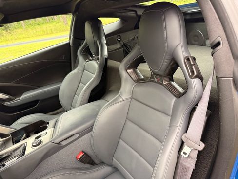 Used 2015 Chevrolet Corvette Z06 RWD image 16