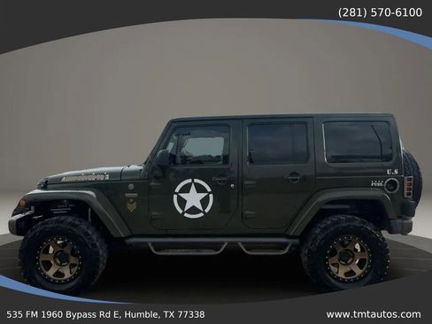 Used 2016 Jeep Wrangler Unlimited Sahara AWD/4WD image 3