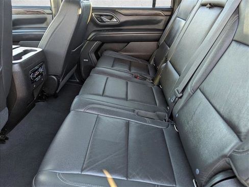 Used 2021 Chevrolet Suburban LT image 18