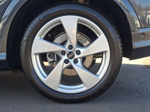 Certified 2025 Audi Q5 Prestige image 8