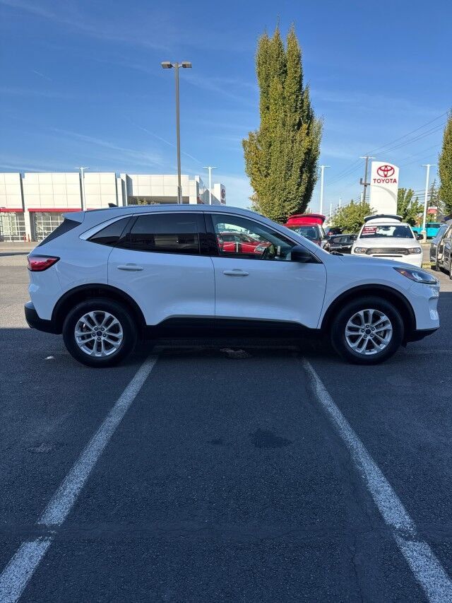 Used 2022 Ford Escape SE w/ Convenience Package AWD/4WD image 4