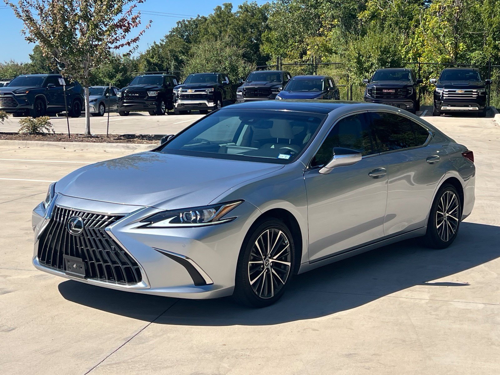 Used 2022 Lexus ES 350 w/ Premium Package FWD image 5
