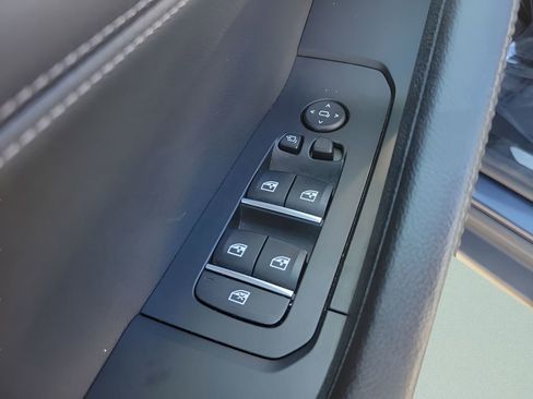 Used 2020 BMW X6 xDrive40i w/ Premium Package image 17