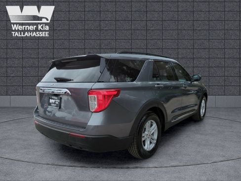 Used 2021 Ford Explorer XLT image 5