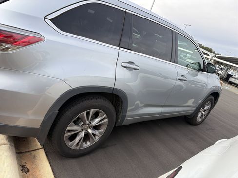 Used 2015 Toyota Highlander XLE image 11