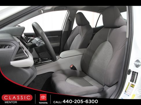 Used 2023 Toyota Camry LE image 5