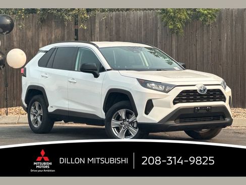 Used 2022 Toyota RAV4 LE AWD/4WD image 1