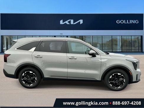 Certified 2026 Kia Sorento S w/ S Panoramic Sunroof Package FWD image 2