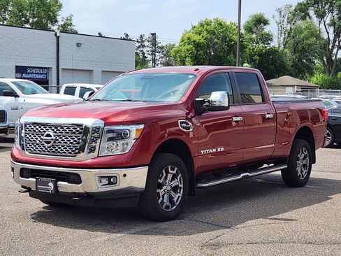 Used 2018 Nissan Titan SL w/ Chrome Package AWD/4WD image 7