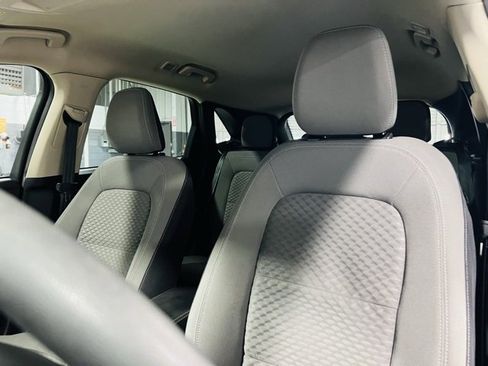 Used 2020 Ford Escape SE image 3