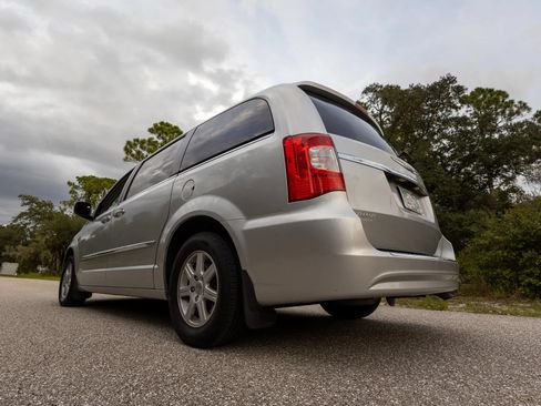 Used 2012 Chrysler Town & Country Touring w/ Entertainment Group #1 FWD image 24