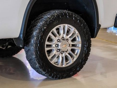 Used 2022 Chevrolet Silverado 3500 High Country w/ Technology Package image 50