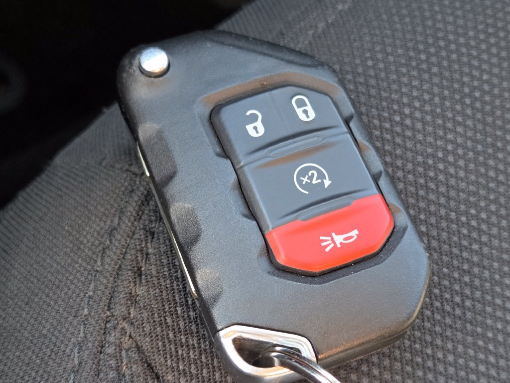 Used 2022 Jeep Wrangler Sport AWD/4WD image 38