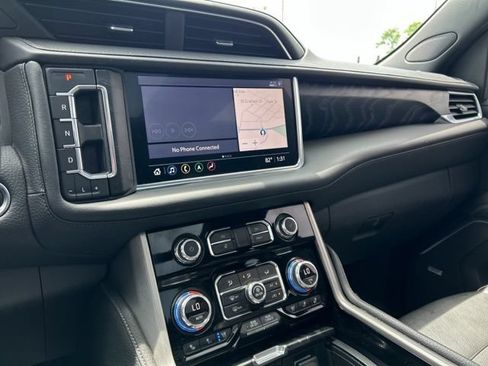 Used 2021 GMC Yukon Denali w/ Denali Premium Package AWD/4WD image 47