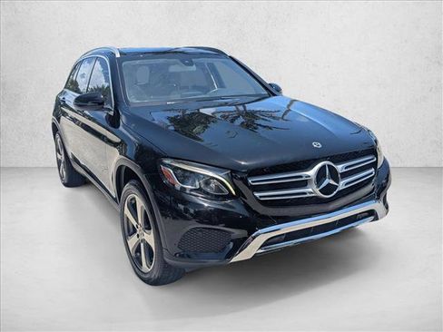 Used 2019 Mercedes-Benz GLC 300 image 3